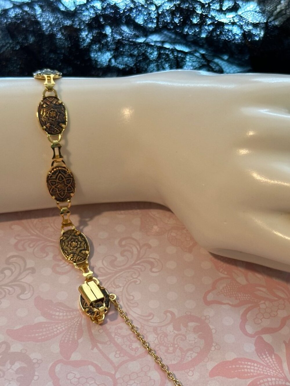 Vintage Damasquinado De Oro Gold 18k and 24k Foil Art Spanish Link Bracelet